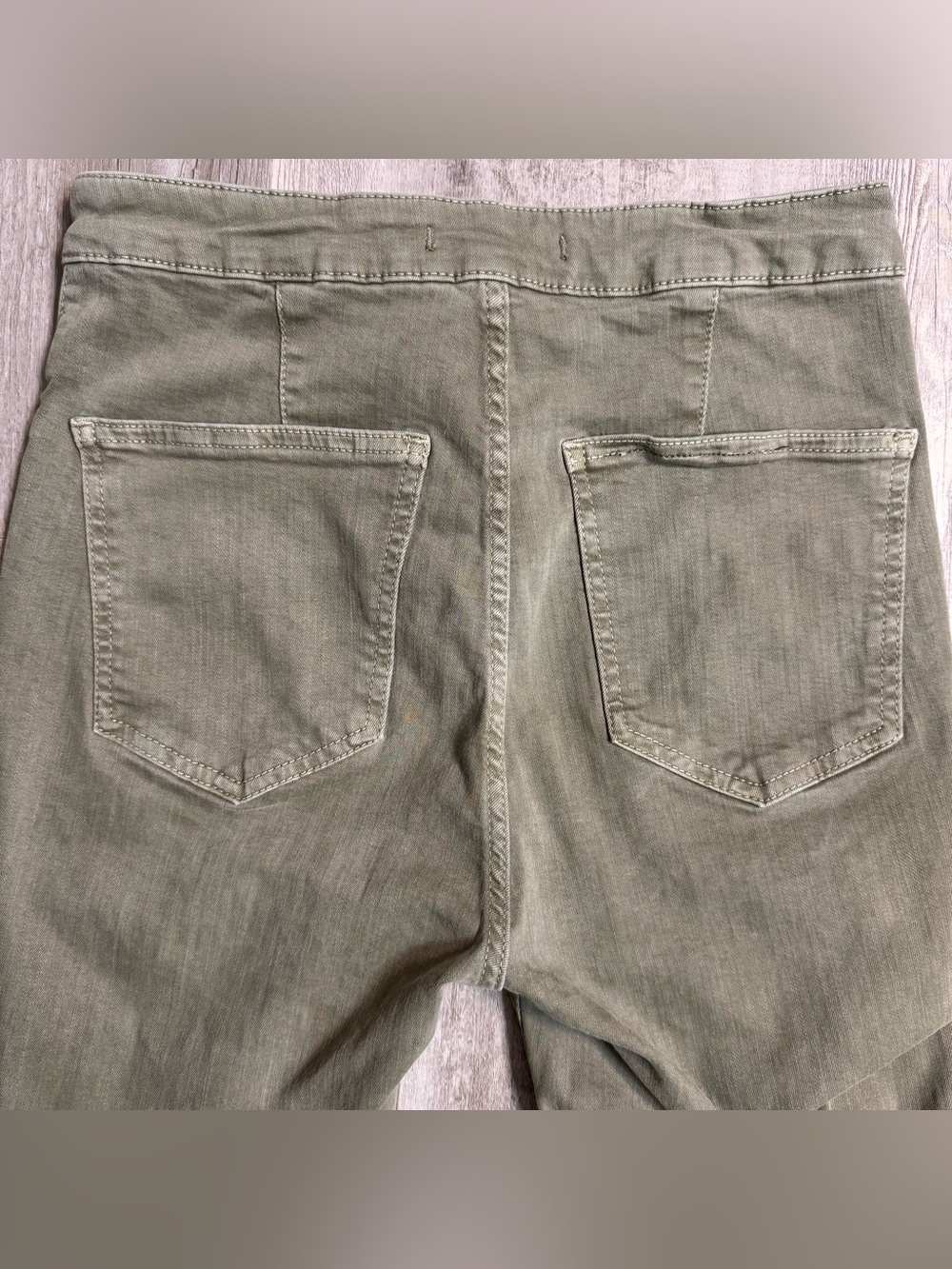 We The Free “Just Float On” High Rise Ultra Flare Olive Green Jeans Size 28 - Picture 4 of 12
